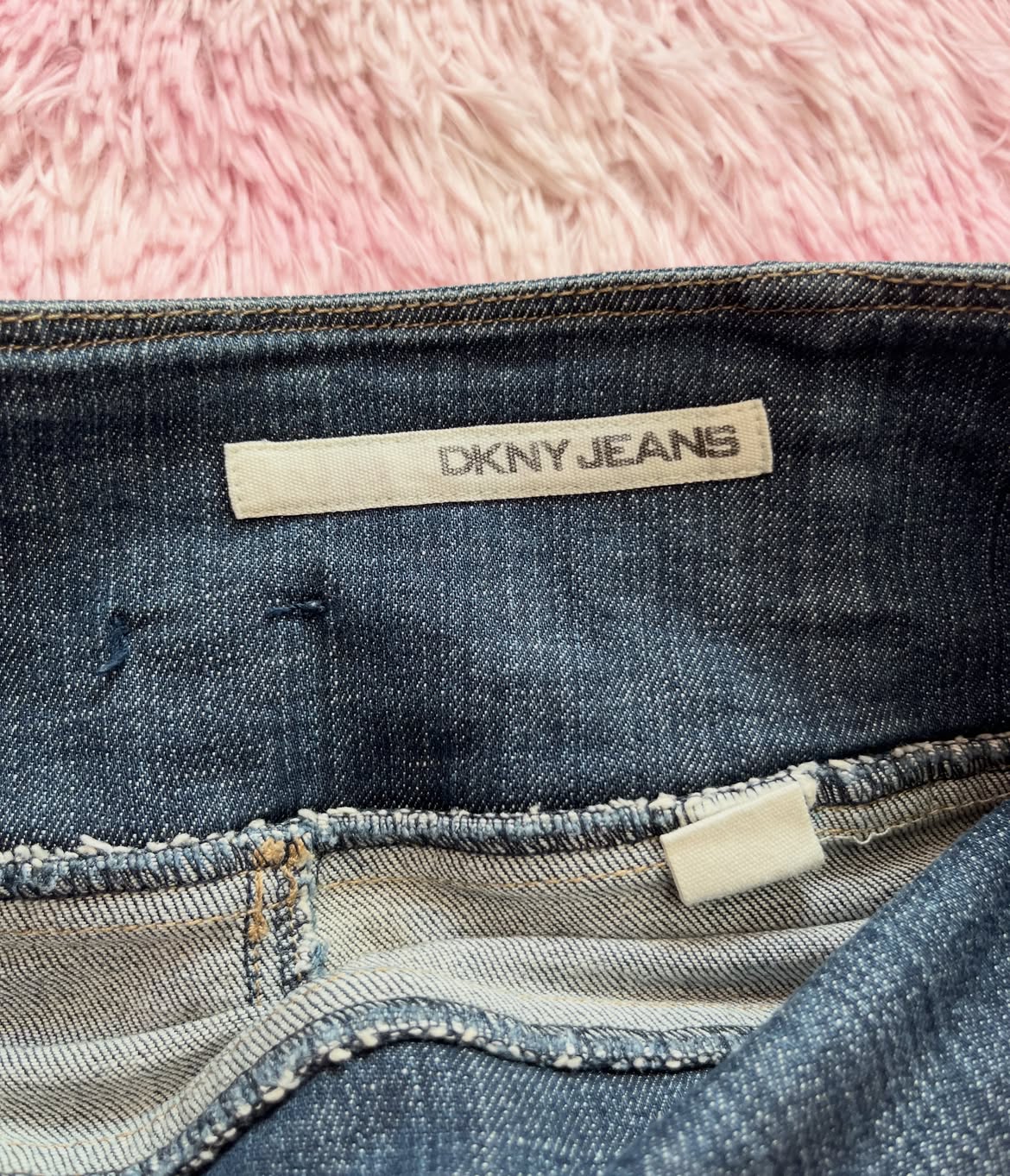 Minisaia 2000s "DKNY"