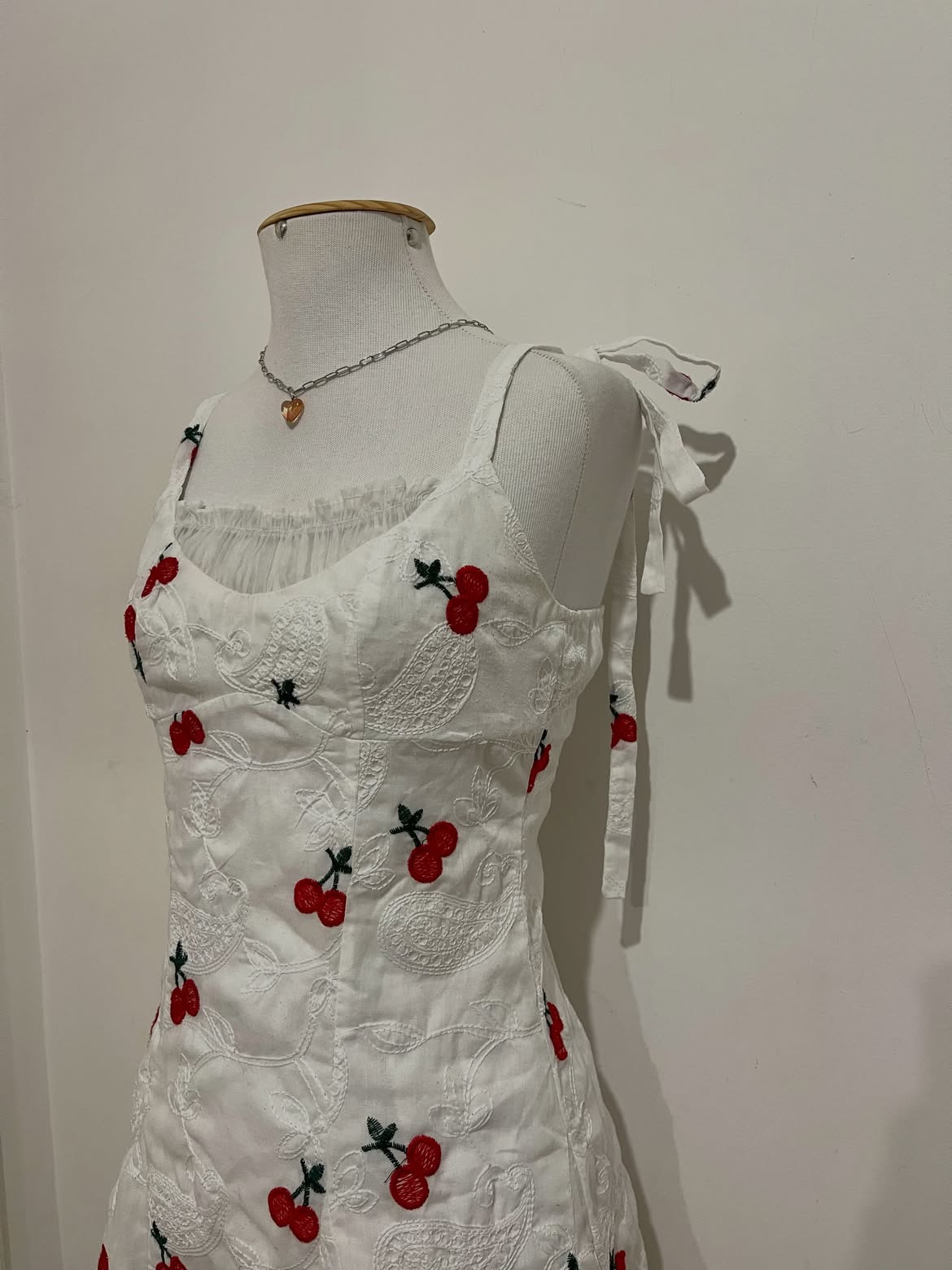 Vestido Branco Cereja P/M